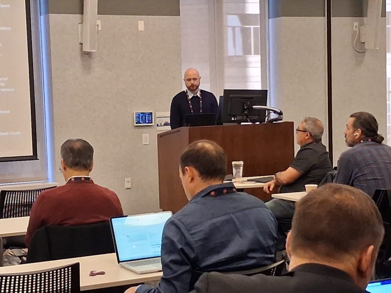 Intelligent Intranets for Smarter Lawyering — Session photo 1